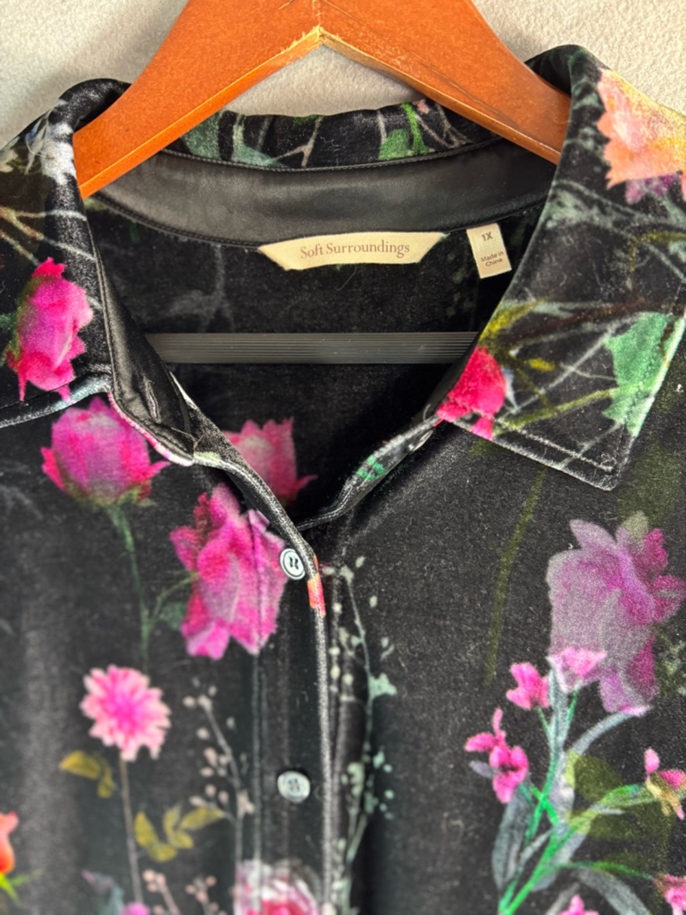 Soft Surroundings 1X Noir Blooms Velvet Black Floral Button-Down Tunic Shirt - Picture 2 of 10